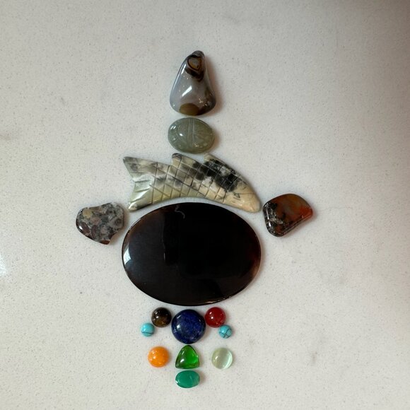 Cabochon and Gemstone Lot with Emerald, Jade, Green Onyx, Agate, and more - Picture 4 of 14